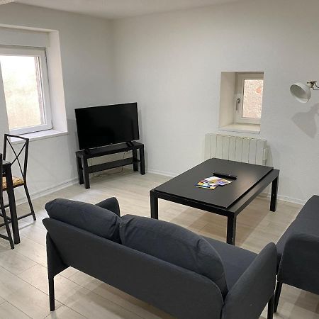Appartement 2Eme Etage 42M2 Hyper Centre Ville / Parking Gratuit Riom Exterior photo