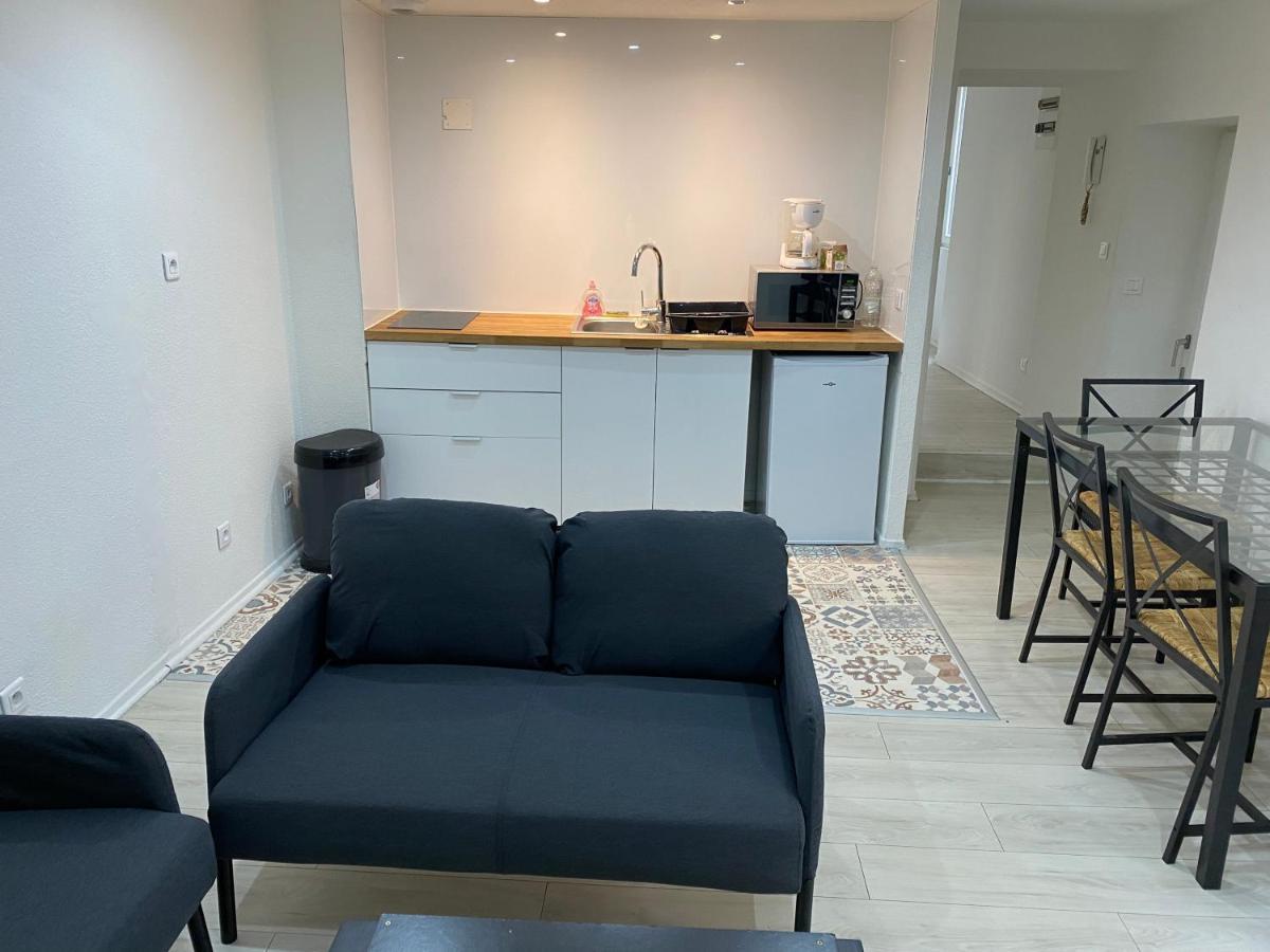 Appartement 2Eme Etage 42M2 Hyper Centre Ville / Parking Gratuit Riom Exterior photo