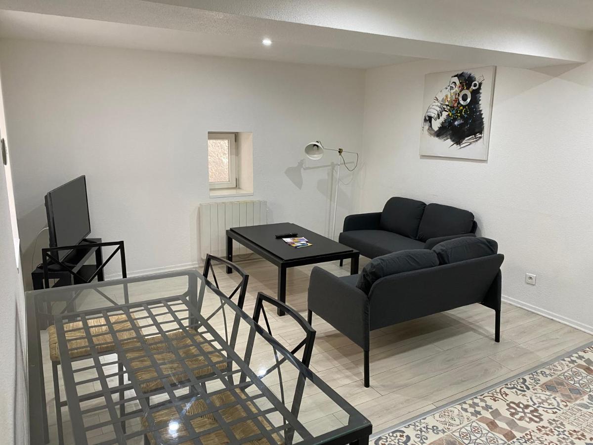 Appartement 2Eme Etage 42M2 Hyper Centre Ville / Parking Gratuit Riom Exterior photo